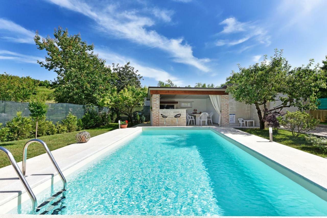 Villa Aromatica Vižinada Exterior foto